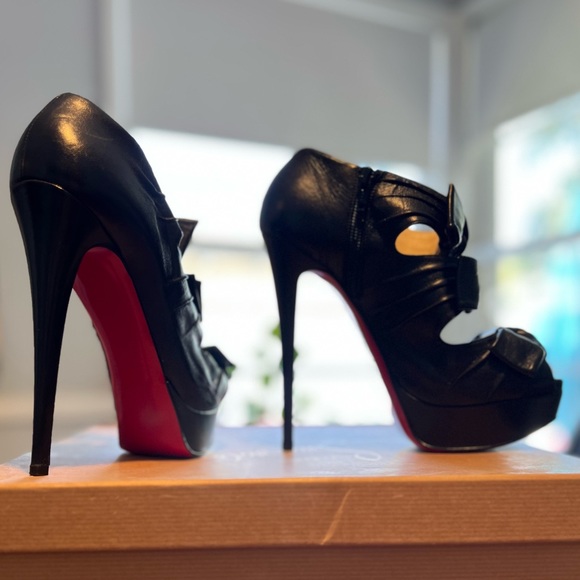 Christian Louboutin Madame Butterfly 🦋 - Picture 9 of 10